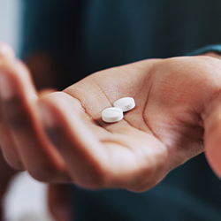 A garantia de acesso a medicamentos de uso oral modificadores do curso das doenças imunomediadas, doenças crônicas de alta complexidade e doenças raras