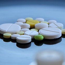 Novas parcerias da futura Butantan Farma vão produzir remédios doenças raras